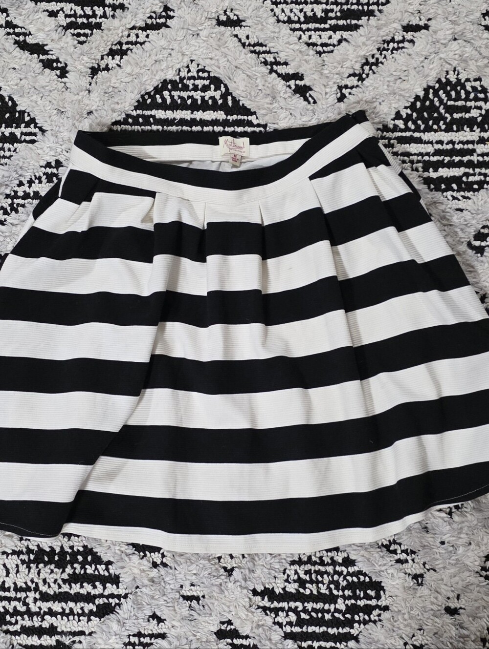 Myrtlewood of California Women's Black and White Striped Skirt M
